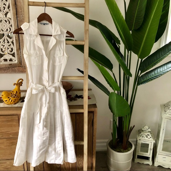 Redherring Dresses & Skirts - 🌿Beautiful white Linen buttoned dress